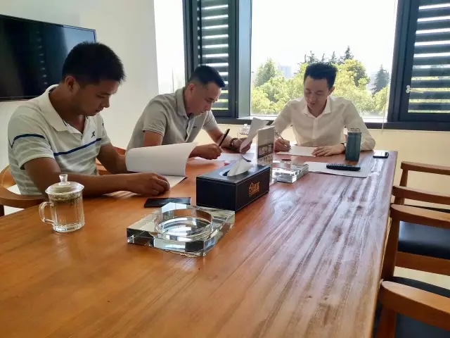 熱烈祝賀蕪湖鳩江孫總、潘總簽約創(chuàng)綠家！