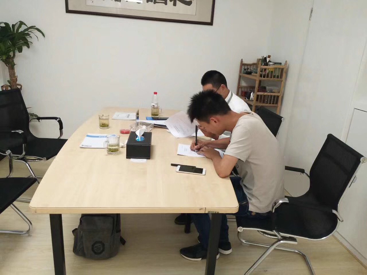 熱烈祝賀李總簽約創(chuàng)綠家杭州市區(qū)級代理！