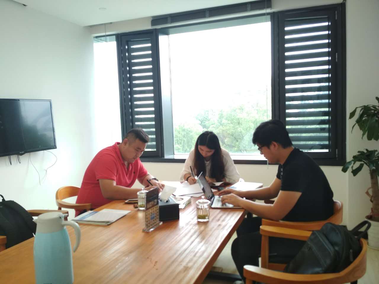 熱烈祝賀劉總簽約創(chuàng)綠家山東省縣級市代理！