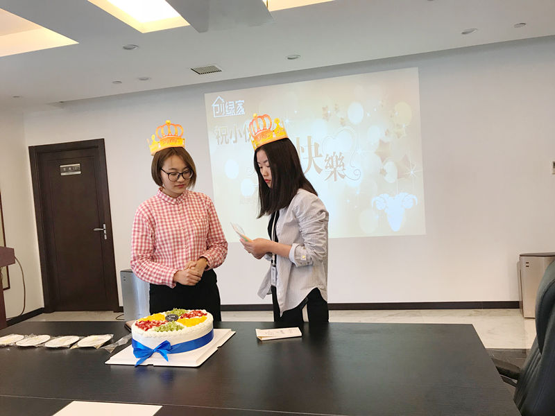 【4月生日會】業(yè)務(wù)很硬核，而我們只是甜美小公舉
