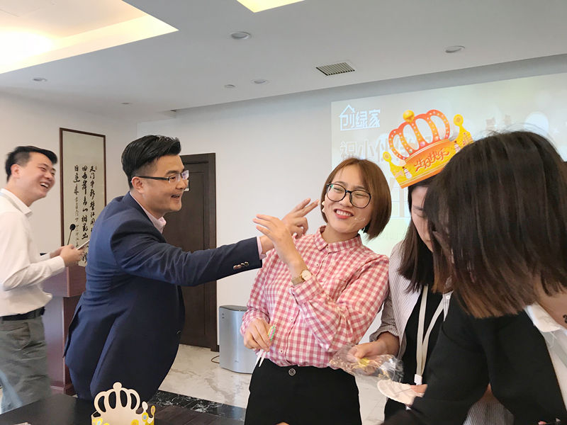 【4月生日會】業(yè)務(wù)很硬核，而我們只是甜美小公舉