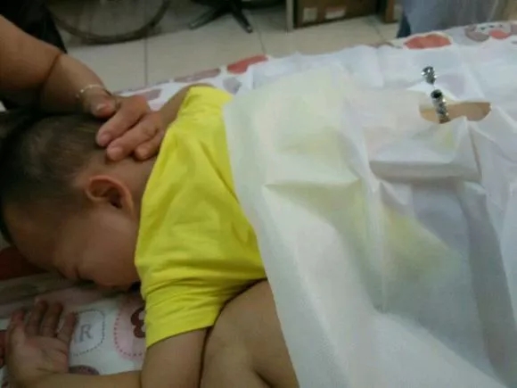 4歲男孩和媽媽辦“婚禮”，真相令人淚崩！