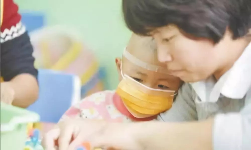 4歲男孩和媽媽辦“婚禮”，真相令人淚崩！