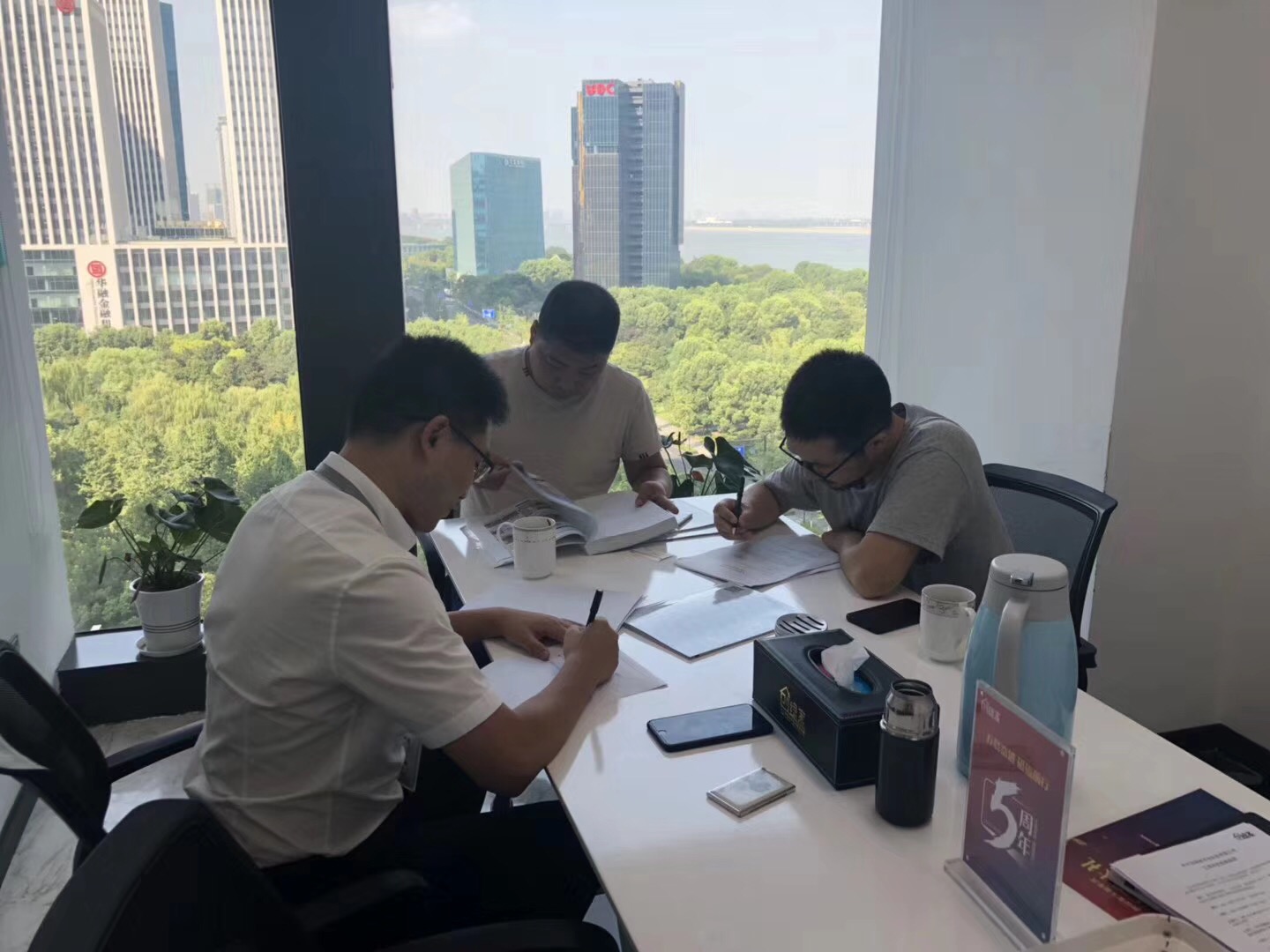 熱烈祝賀于總兄弟簽約創(chuàng)綠家金華市縣級代理！