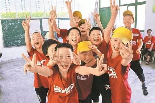 開學(xué)倒計時，學(xué)校除甲醛讓熊孩子們元氣滿滿迎接新學(xué)期！