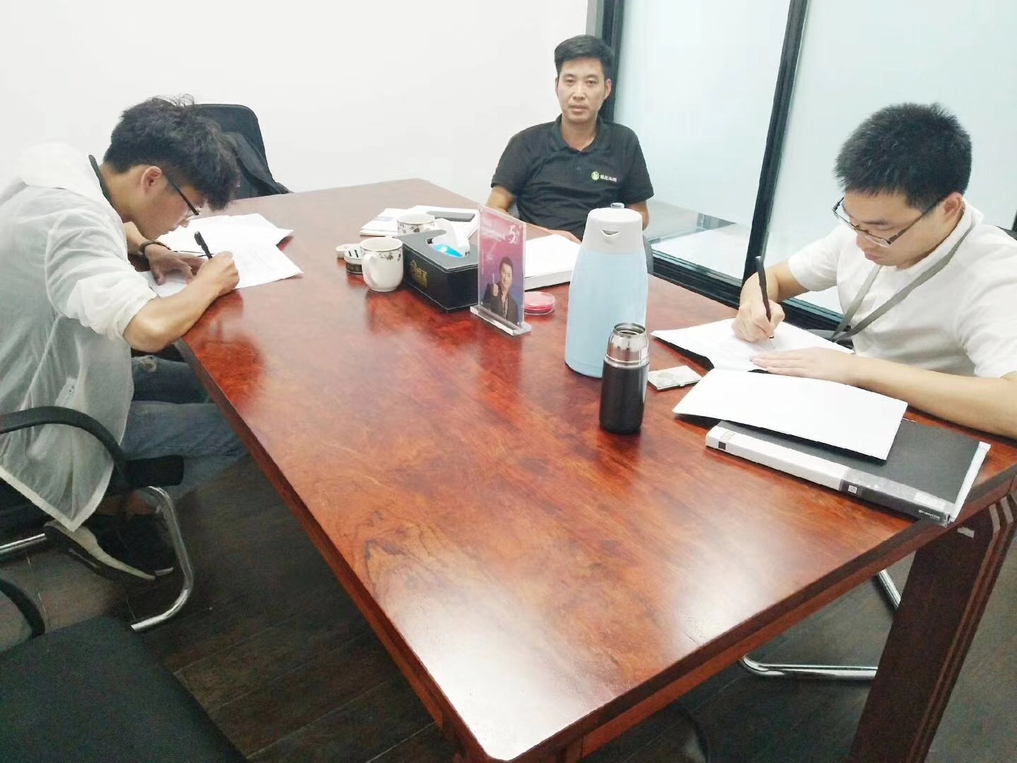 熱烈祝賀鮑總父子簽約創(chuàng)綠家浙江省縣級(jí)代理！