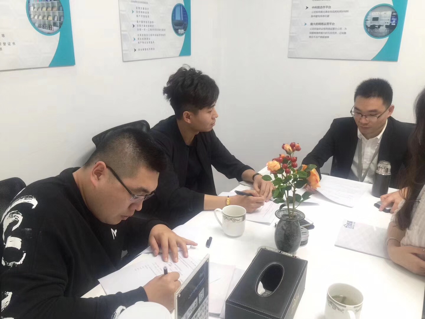 熱烈祝賀李總、王總簽約創(chuàng)綠家鞍山市區(qū)級(jí)代理！