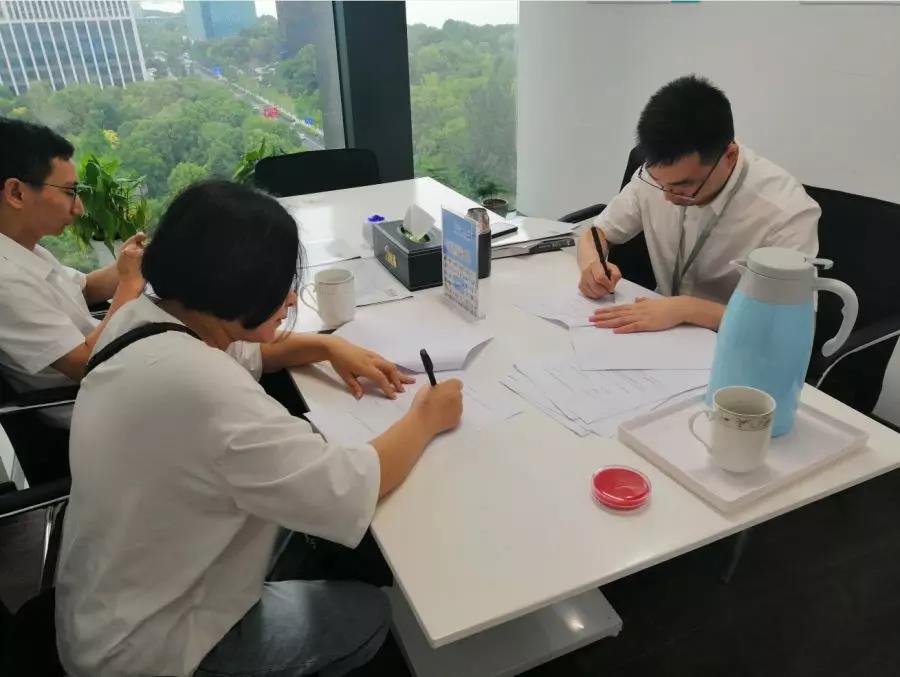 熱烈祝賀朱總、劉總簽約創(chuàng)綠家江蘇省蘇州市吳江區(qū)區(qū)級代理！