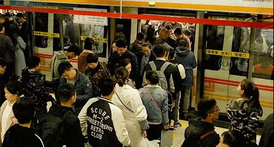 @1895.37萬(wàn)游客 創(chuàng)綠家地鐵廣告看到了嗎？