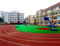 對“毒跑道”說不，中小學(xué)塑膠跑道出強(qiáng)制新國標(biāo)：甲醛不得高于0.4mg
