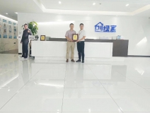 熱烈祝賀樊總簽約創(chuàng)綠家成都市區(qū)級代理！